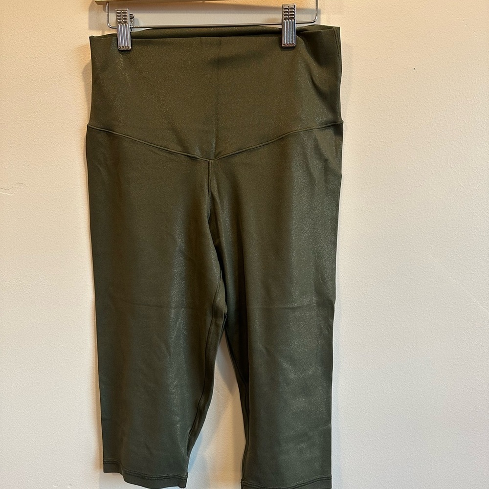 Aerie Offline Real Me Crop Olive Green High-Waisted Leggings. Size L